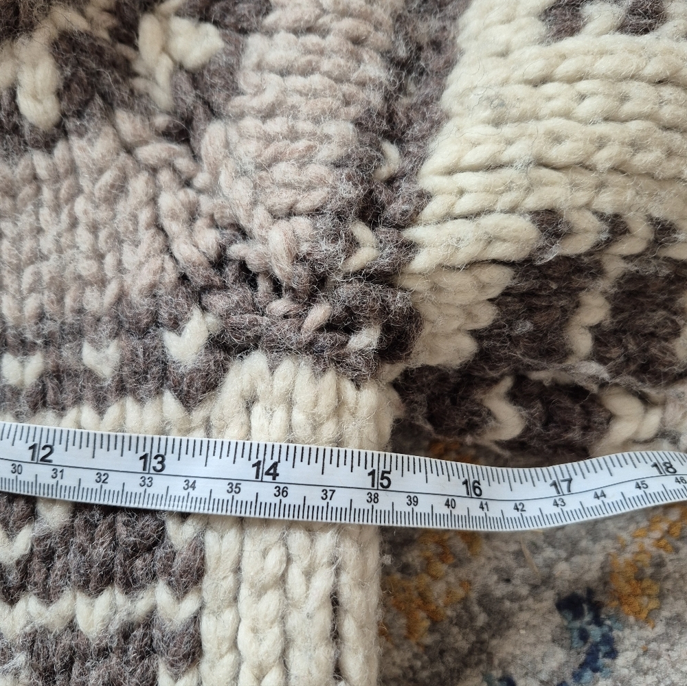 Vintage Cowichan Wool Sweater Size 5/6 Kids - Picture 4 of 6